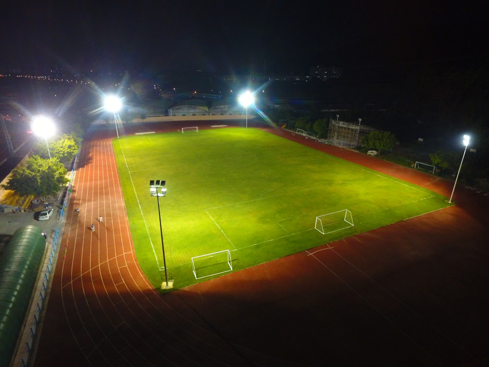 名称：佛山顺德凤城中学足球场15米灯杆配1000w灯光